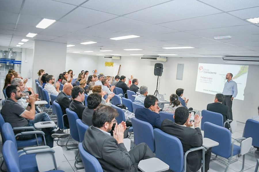 Felipe Lapa em palestra: Caixa Econômica Federal