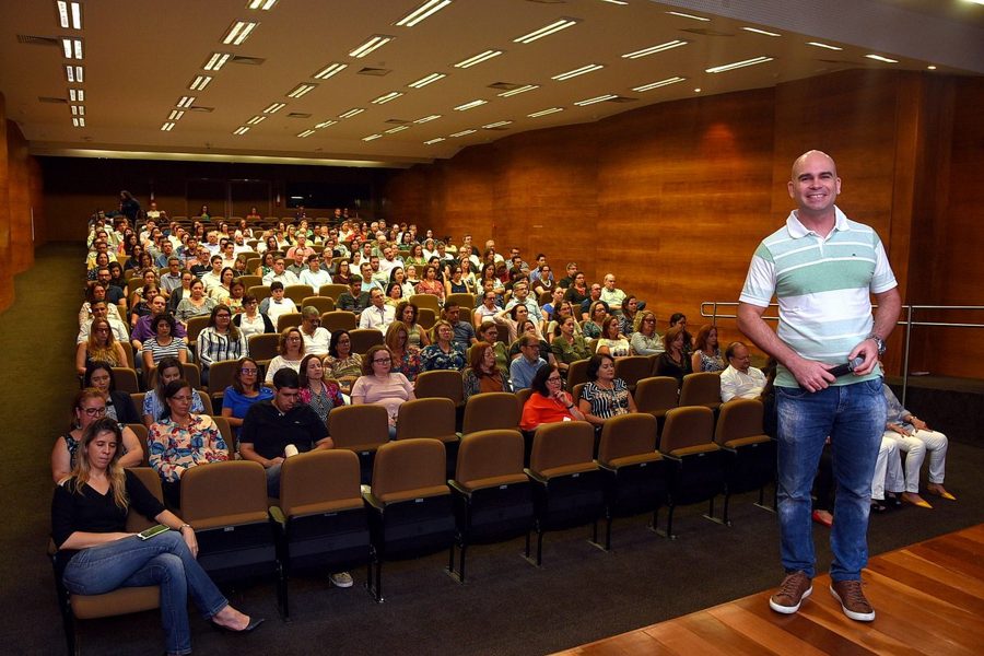 Felipe Lapa em palestra: Tribunal de Contas de Pernambuco