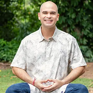 Felipe Lapa praticando Meditação, Mindfulness e Autoconhecimento.